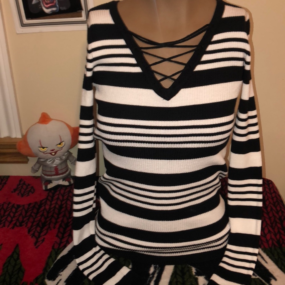 Long sleeve stripped top size large